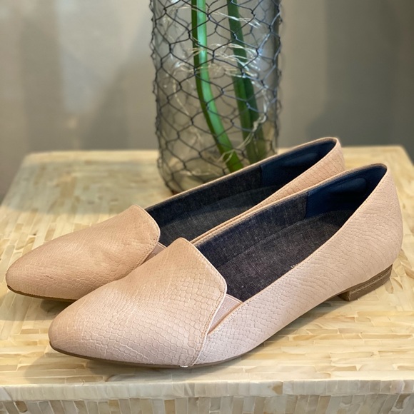 Flats- pointed toe- nude-Dr Scholls - Picture 2 of 5